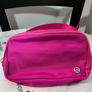 Lululemon PRE-LOVED AUTHENTIC Everywhere Sonic Pink crossbody & waist belt bag